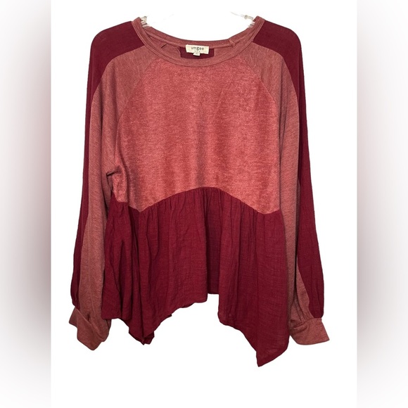 Umgee Sweaters - UMGEE Women’s Small Mixed Media Round Neck Balloon Sleeve Asymmetrical Hem Top